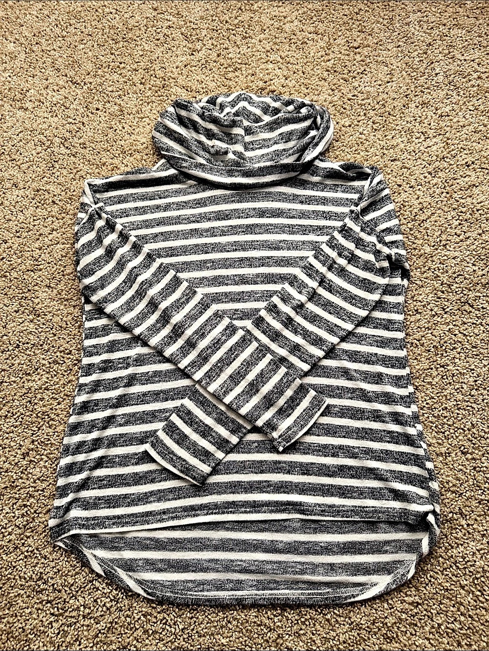 Maurices Striped Tunic with Matching Hat in Gray & White Size Small
